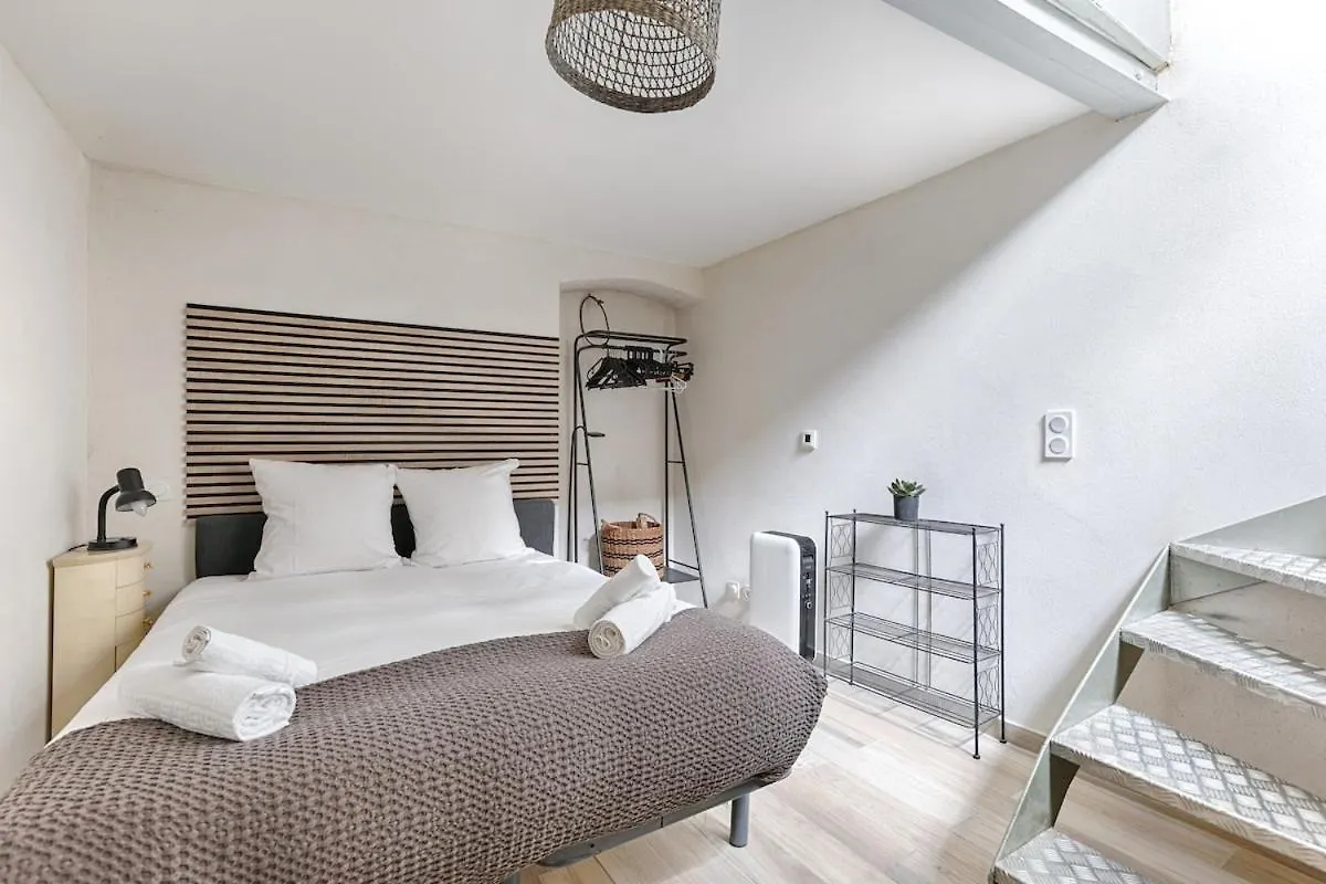 Paris Montmartre Sacre Coeur Superb Duplex Apartment 0*,
